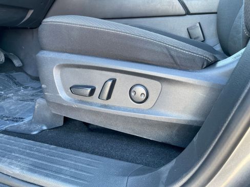 Used 2025 Nissan Pathfinder SV image 23