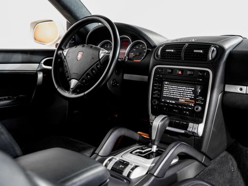 Used 2010 Porsche Cayenne GTS image 26