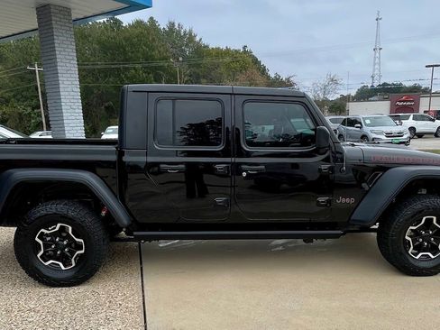 Used 2020 Jeep Gladiator Rubicon image 2