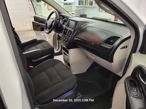 Used 2020 Dodge Grand Caravan SE image 10