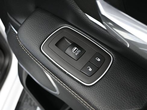 Used 2021 RAM 1500 Laramie AWD/4WD image 49