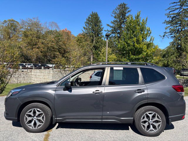 Used 2023 Subaru Forester Premium AWD/4WD image 3
