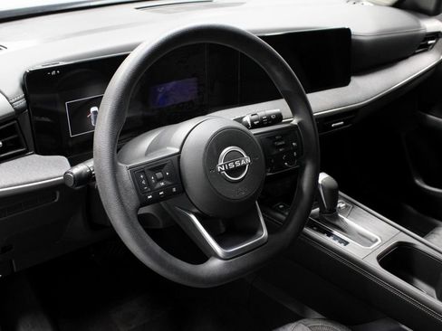 Certified 2025 Nissan Kicks SV AWD/4WD image 24