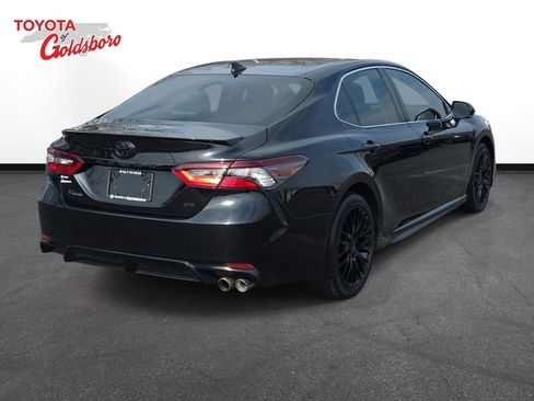 Used 2023 Toyota Camry SE image 5