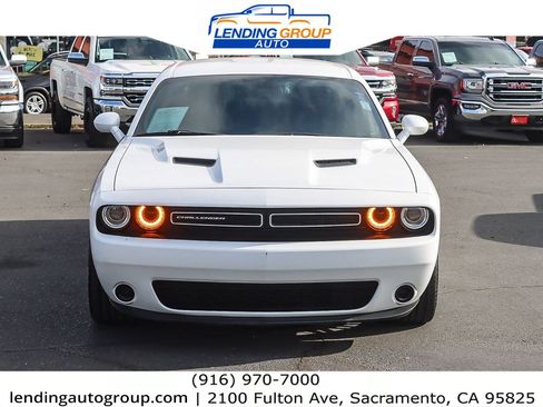 Used 2019 Dodge Challenger SXT image 6