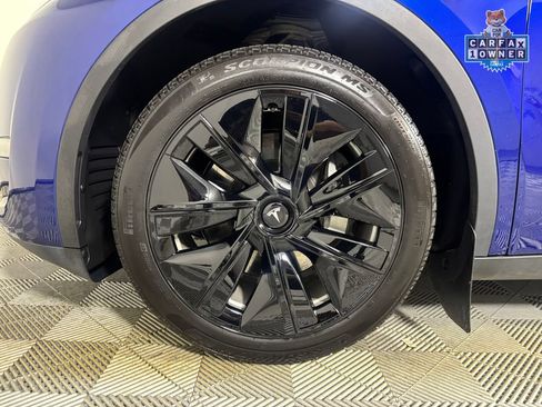 Used 2024 Tesla Model Y Long Range AWD/4WD image 27