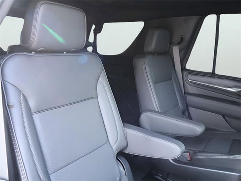 Used 2024 GMC Yukon Denali w/ Denali Reserve Package image 14