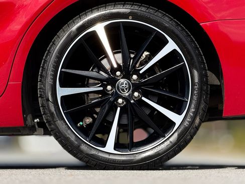 Used 2019 Toyota Camry XSE image 19