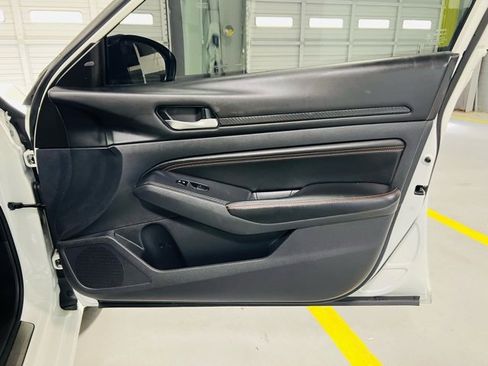 Used 2022 Nissan Altima 2.5 SR image 34