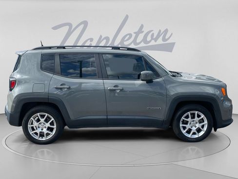 Used 2021 Jeep Renegade Latitude FWD image 9