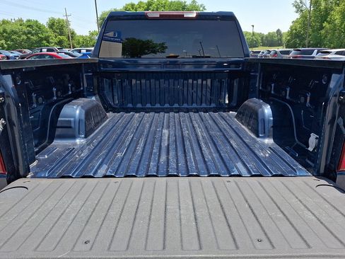 Used 2021 Chevrolet Silverado 1500 Custom w/ Safety Confidence Package AWD/4WD image 26