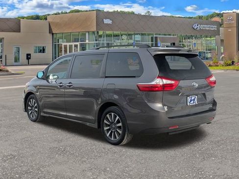 Used 2018 Toyota Sienna XLE Premium image 5