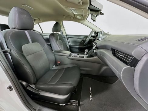 Used 2024 Nissan Sentra SV image 29