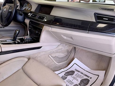 Used 2011 BMW 750Li RWD image 12