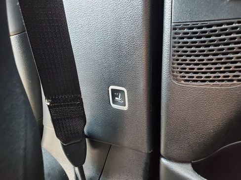 Used 2025 Chrysler Pacifica Limited FWD image 19
