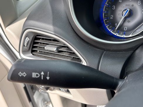 Used 2024 Chrysler Pacifica Touring-L FWD image 24