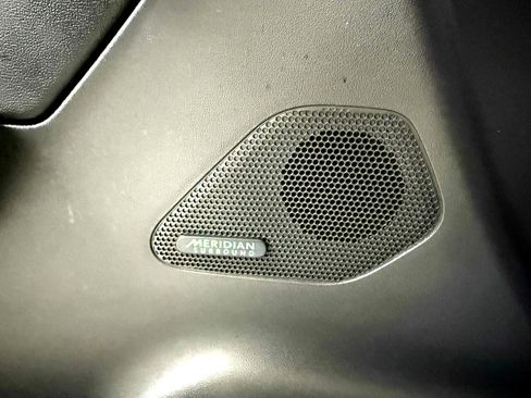 Used 2019 Jaguar F-PACE R-Sport image 28