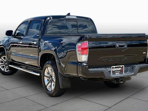 Used 2017 Toyota Tacoma Limited w/ Tow Package RWD image 12