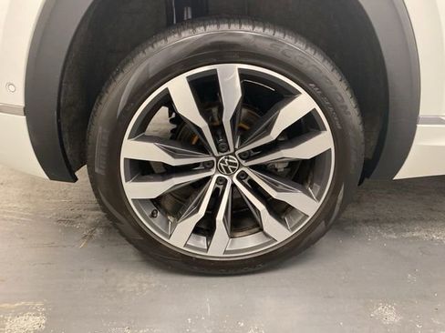 Used 2021 Volkswagen Atlas Cross Sport SEL Premium image 29