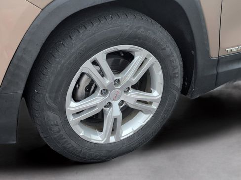 Used 2018 GMC Terrain SLE w/ Driver Convenience Package image 12