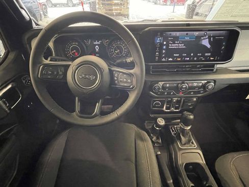 New 2025 Jeep Gladiator Sport image 11