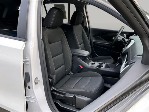 Used 2024 GMC Terrain SLE AWD/4WD image 9