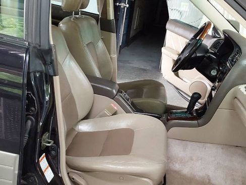 Used 2001 Subaru Outback H6 L.L. Bean Edition image 13