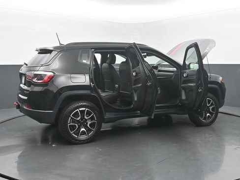 Used 2025 Jeep Compass Trailhawk w/ Sun & Sound Group AWD/4WD image 59