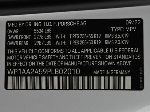 Certified 2023 Porsche Macan Turbo image 27