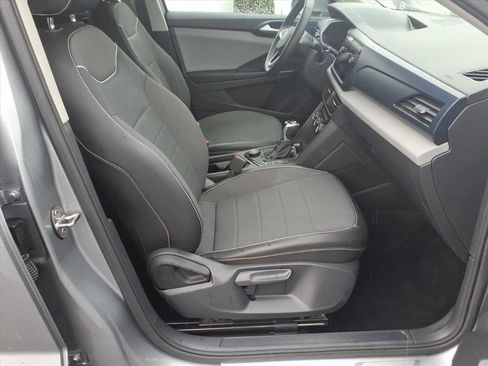 Certified 2023 Volkswagen Taos SE image 10