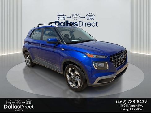 Used 2024 Hyundai Venue SEL FWD image 2