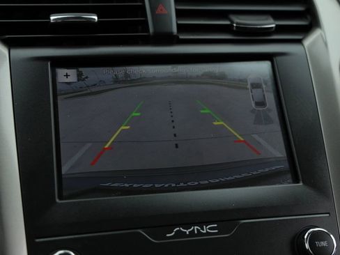 Used 2019 Ford Fusion SEL FWD image 9