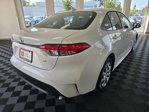 Used 2025 Toyota Corolla LE FWD image 3