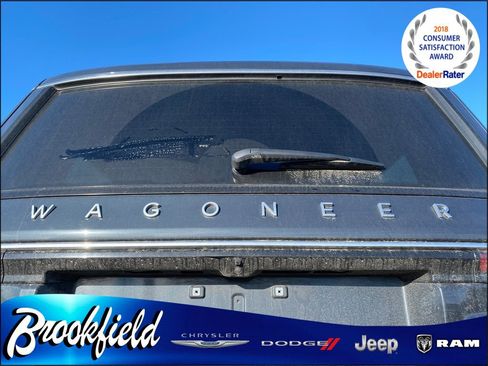 Used 2024 Jeep Wagoneer Series III image 12