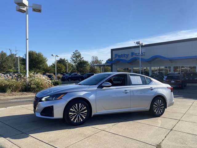 Used 2023 Nissan Altima 2.5 SV AWD/4WD image 6