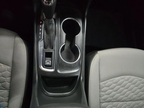 Used 2021 Chevrolet Equinox LS image 32