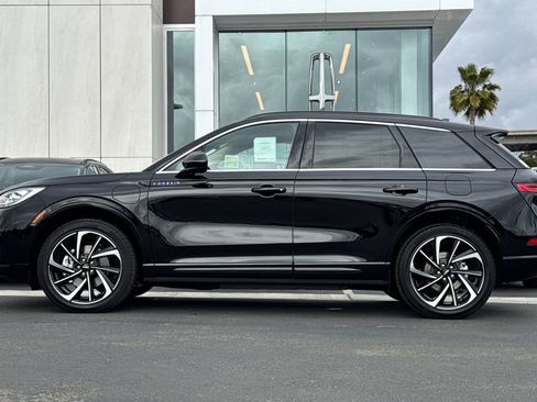 New 2025 Lincoln Corsair Grand Touring w/ Equipment Group 302A AWD/4WD image 6