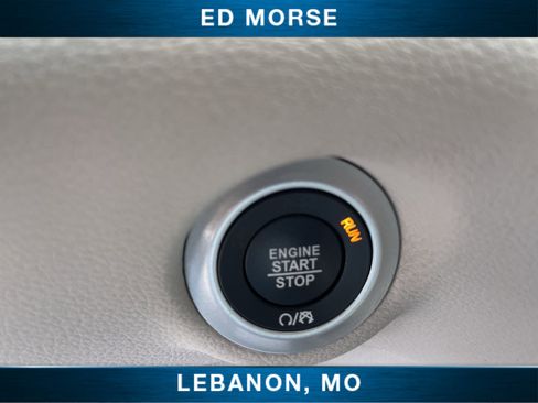Used 2023 Chrysler Pacifica Touring-L FWD image 16