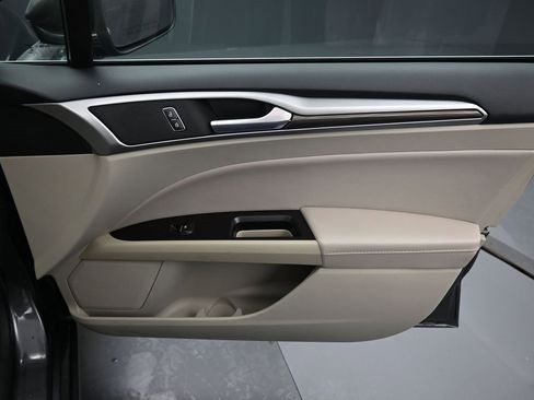 Used 2020 Ford Fusion SEL image 37