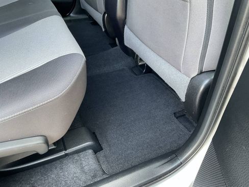 Used 2015 Toyota RAV4 XLE AWD/4WD image 35