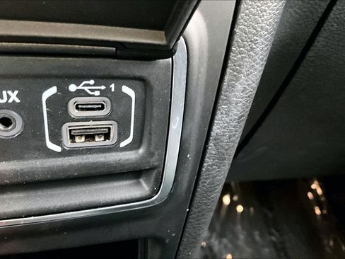 Used 2022 Jeep Wrangler Unlimited Sahara 4xe image 15