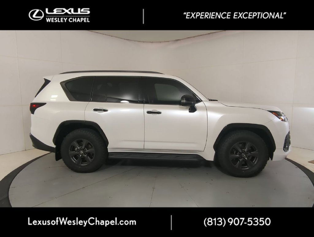 Used 2025 Lexus LX 700h Overtrail AWD/4WD image 2