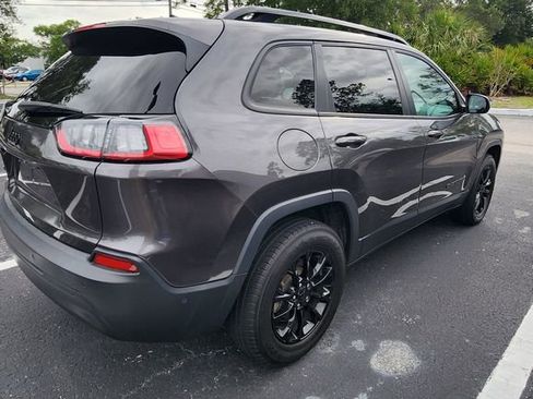Used 2023 Jeep Cherokee Altitude Lux AWD/4WD image 4