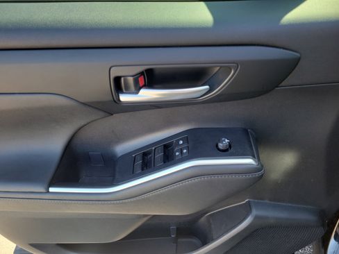 Used 2024 Toyota Highlander XLE image 21