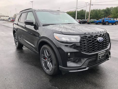 New 2026 Ford Explorer ST-Line w/ ST-Line Street Pack image 7