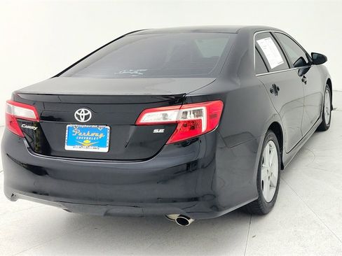 Used 2013 Toyota Camry SE image 6