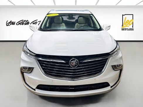 Used 2023 Buick Enclave Essence w/ Experience Buick Package FWD image 2