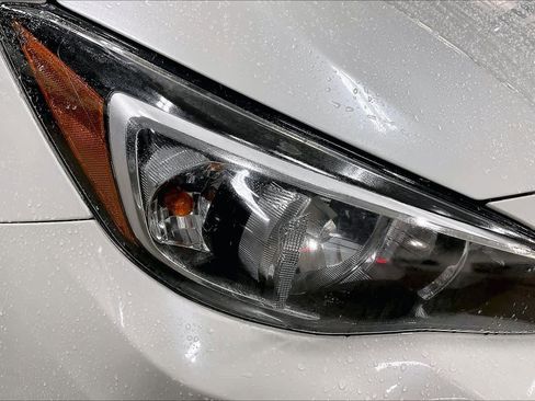 Used 2020 Subaru Crosstrek 2.0i Premium w/ Moonroof Package 2 AWD/4WD image 28