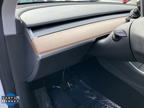 Used 2020 Tesla Model Y Long Range image 19