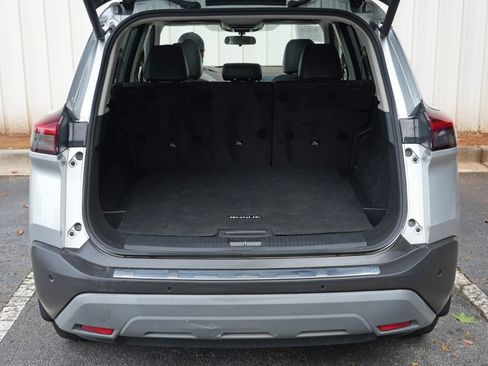 Used 2023 Nissan Rogue SV w/ SV Premium B Package FWD image 9